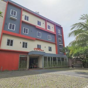 City Hotel